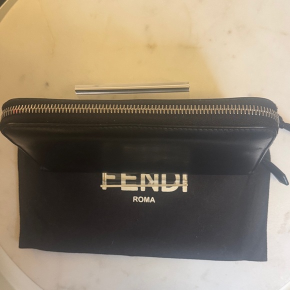 Fendi Monster Looking At You Black Leather Zippy Wallet Authentic Full Inclusion - Picture 4 of 10